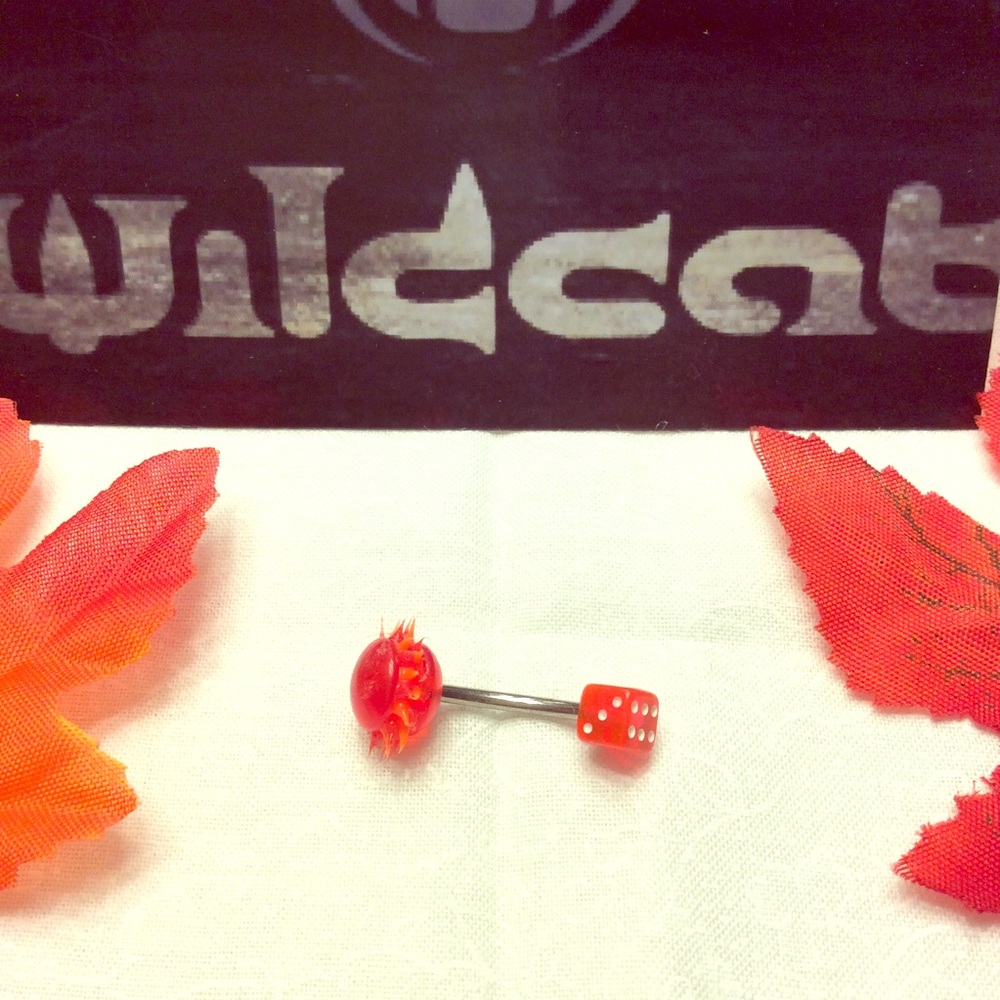 Wildcat Lucky Red Roller Belly Piercing